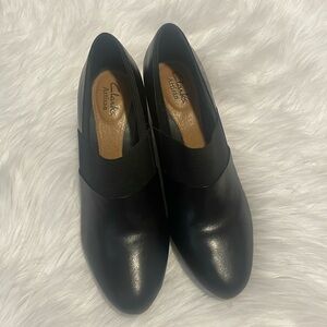 Clark’s artisan black heel / size 6.5